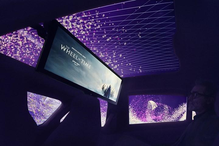 Şinasi Kaya: BMW, 31inçlik 8K Theatre Screen ile arabada sinema deneyimi sunacak 1