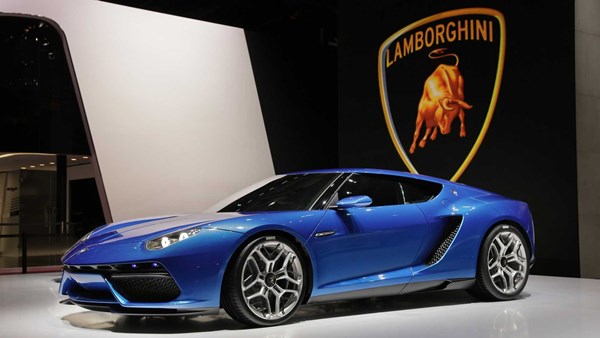 İnanç Can Çekmez: Lamborghini, fosil yakıtlı araçlar üretmeyi sürdürecek 3