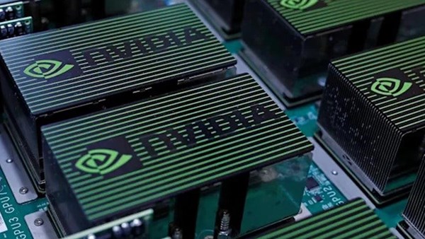 Şinasi Kaya: Nvidia Hopper mimarisi 140 milyardan fazla transistör sayısı ile geliyor 3