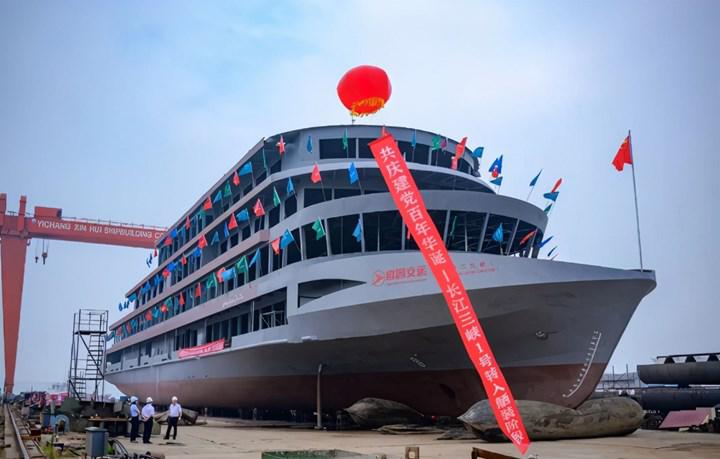 Ulaş Utku Bozdoğan: Dünyanın en büyük elektrikli yolcu gemisi Çin'de birinci seferini yaptı 2