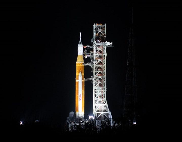 Şinasi Kaya: Nasa'Nın Sls Ay Roketi Son Testler Için Fırlatma Rampasına Geldi 1