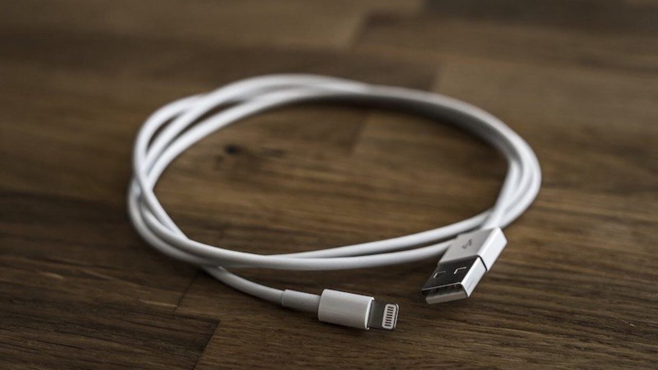 Ulaş Utku Bozdoğan: Apple iPhone ile Şarj Aygıtı Vermediği İçin Tazminat Verecek 1