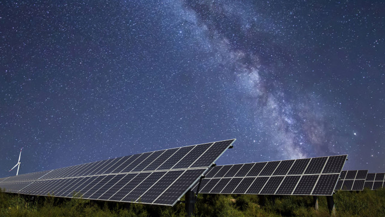 Şinasi Kaya: Geceleri Elektrik Üretebilen Güneş Paneli Geliştirildi 1