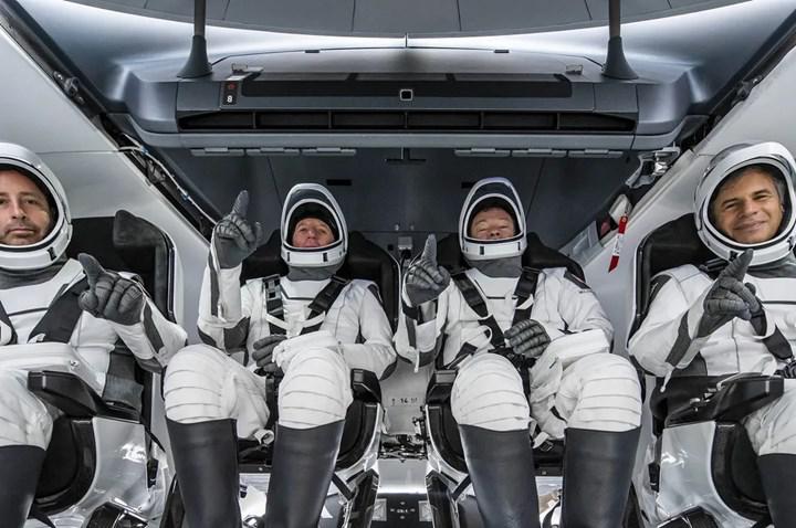 Şinasi Kaya: Tarihte birinci: SpaceX ve Axiom Space'in birinci sivil mürettebatlı ISS seyahati tamamlandı 5