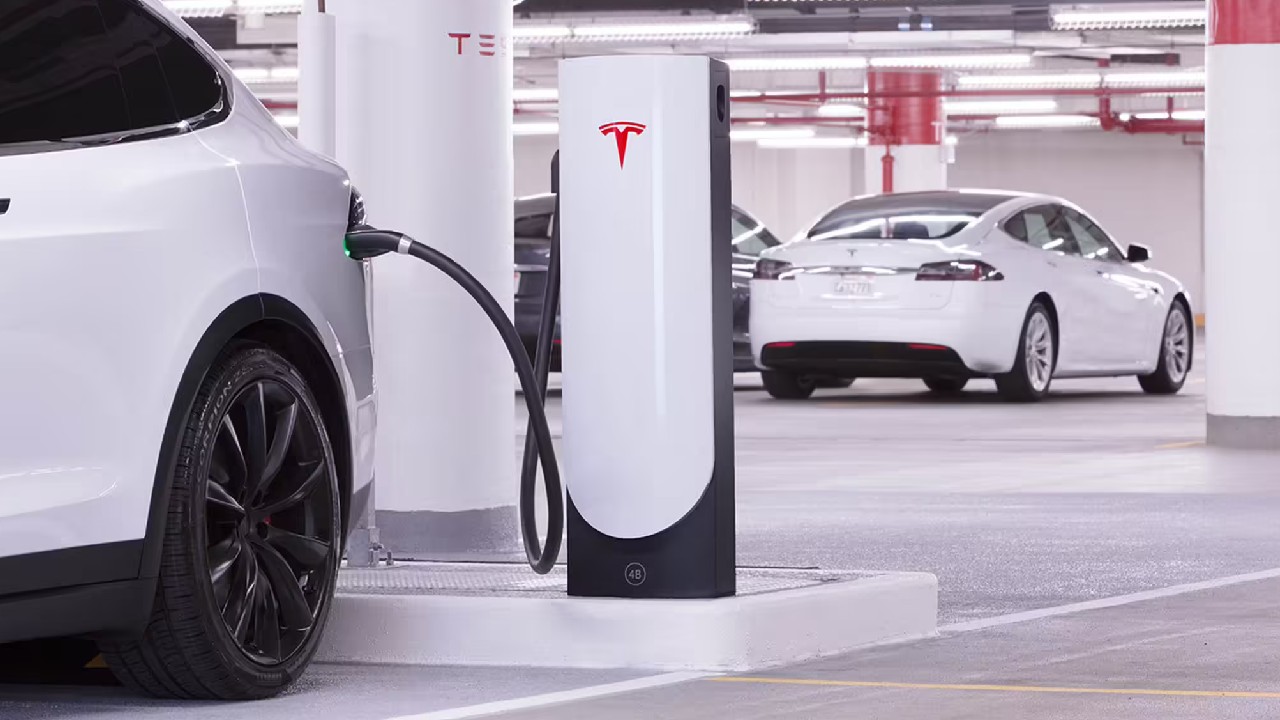 Meral Erden: Tesla Araçlar Konutlardaki Prizlerden Şarj Edilebilecek 1