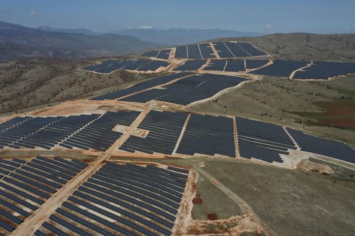 Ulaş Utku Bozdoğan: Yunanistan, Avrupa'nın en büyük çift yüzeyli güneş çiftliğinin açılışını yaptı 5
