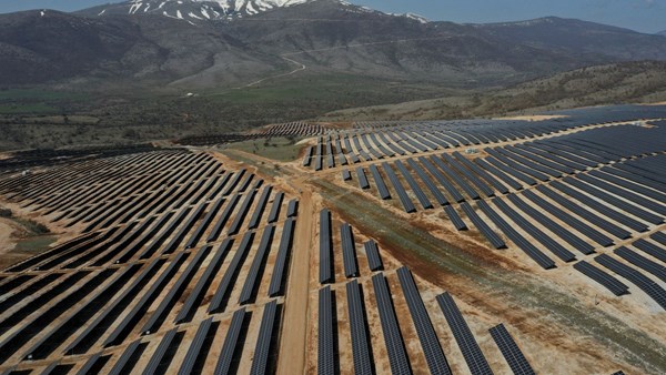 Ulaş Utku Bozdoğan: Yunanistan, Avrupa'nın en büyük çift yüzeyli güneş çiftliğinin açılışını yaptı 3