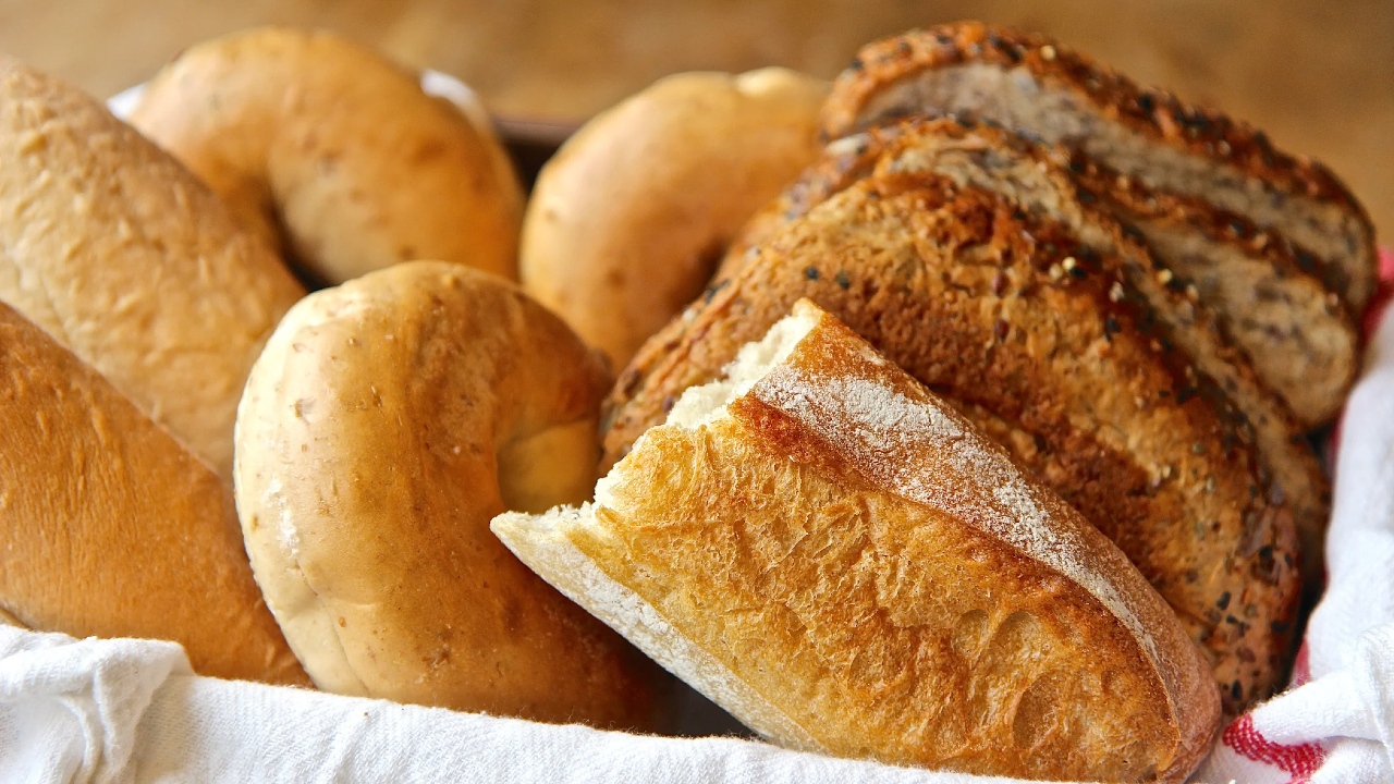 Ulaş Utku Bozdoğan: Bayat Ekmekler Sertleşirken Bayat Bisküviler Neden Yumuşar? 1