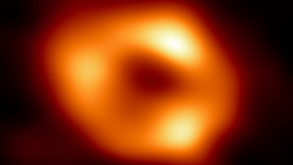 Meral Erden: Bu bir birinci: Galaksimizin merkezindeki kara delik Sagittarius A görüntülendi 7