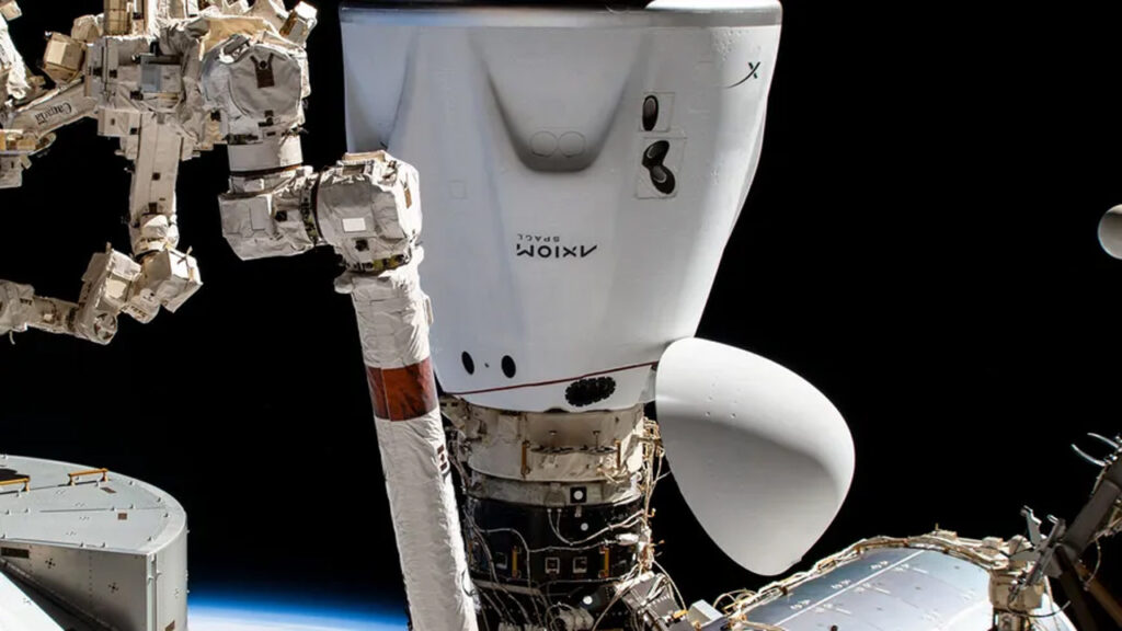 Meral Erden: Memleketler arası Uzay İstasyonu, Crew Dragon ve yanan bir meteor: Hepsi tıpkı karelerde görüntülendi 1