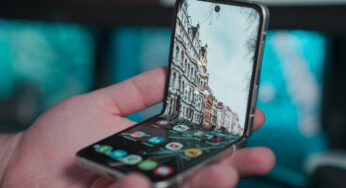 Samsung, Galaxy Z Flip 4’te daha büyük bir ekran kullanmak istiyor