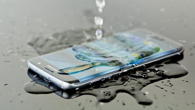 Şinasi Kaya: Suya Güçlü En Ucuz 10 Telefon! Yalnızca 1821 Tl! 1