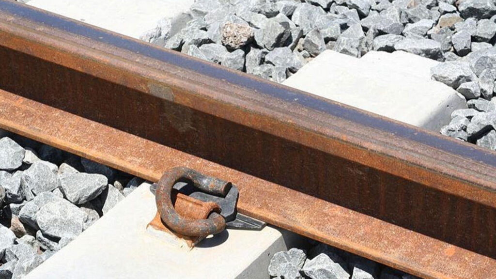 Meral Erden: Tren raylarında ve etrafında neden taş olur? Aslında ne işe yarıyor? 3