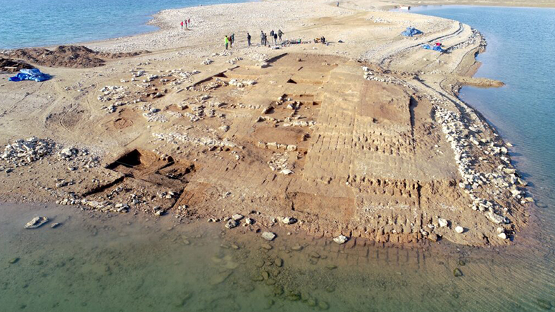 Şinasi Kaya: Baraj Kurudu, 3.400 Yıllık Antik Kent Ortaya Çıktı 23