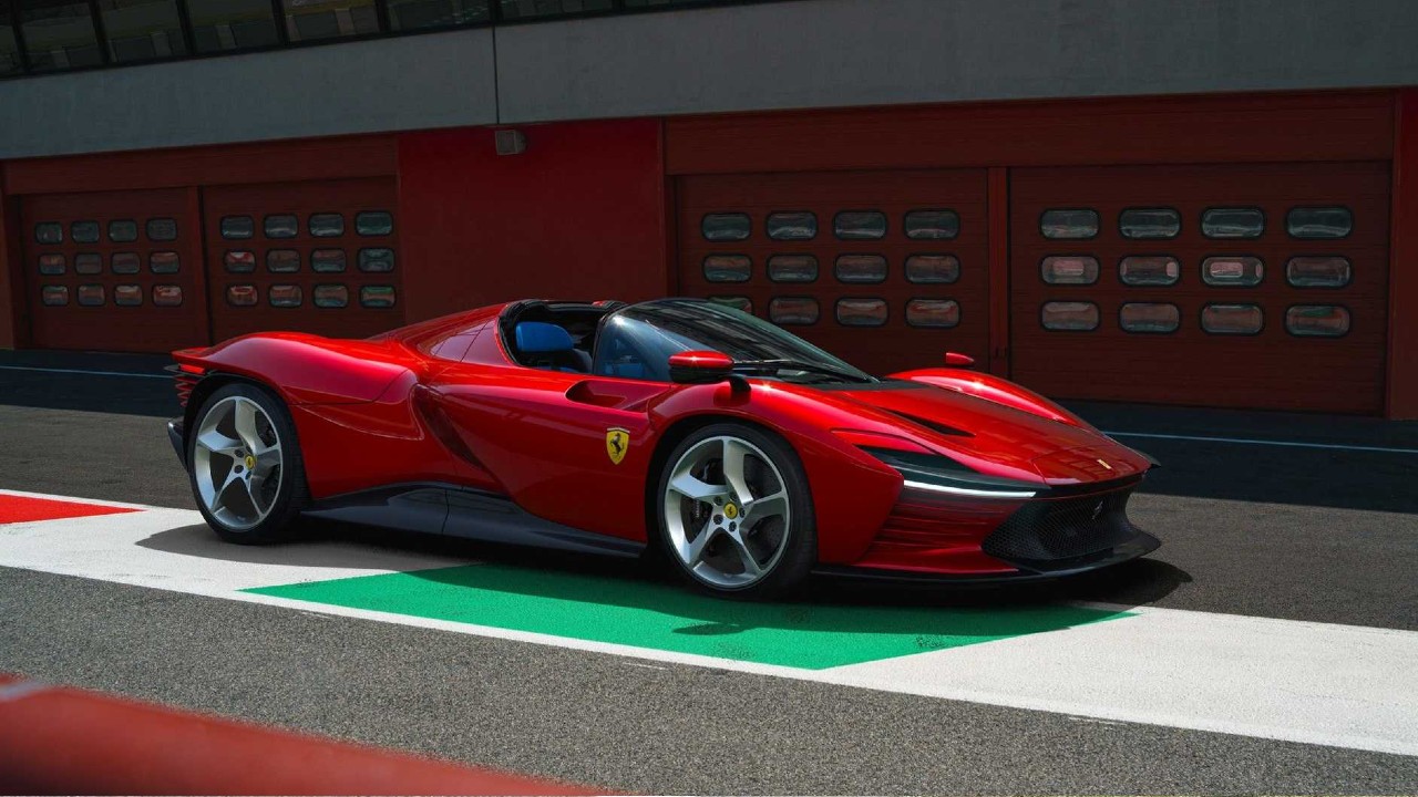 Şinasi Kaya: Ferrari Daytona Sp3 Kamuflajla Test Edilirken Görüntülendi 7