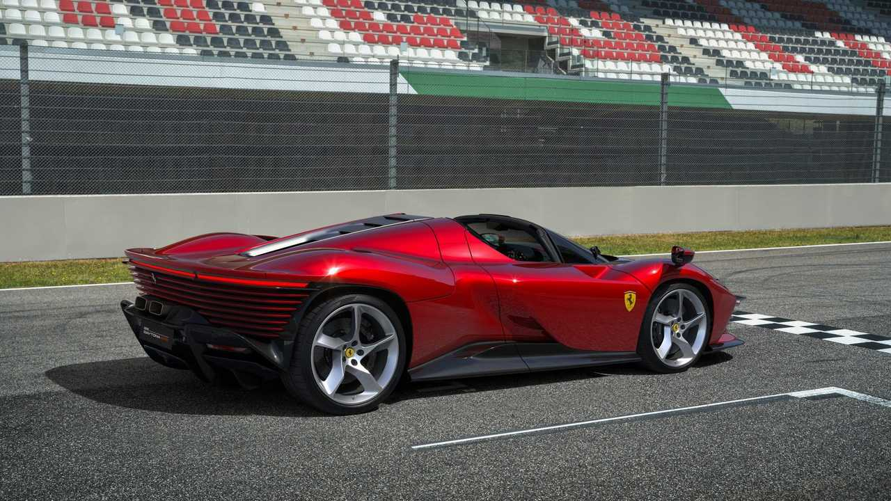 Şinasi Kaya: Ferrari Daytona Sp3 Kamuflajla Test Edilirken Görüntülendi 9