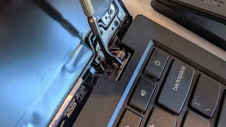 İnanç Can Çekmez: Laptopun menteşesi kırıldığında yapabileceğiniz 4 şey 3