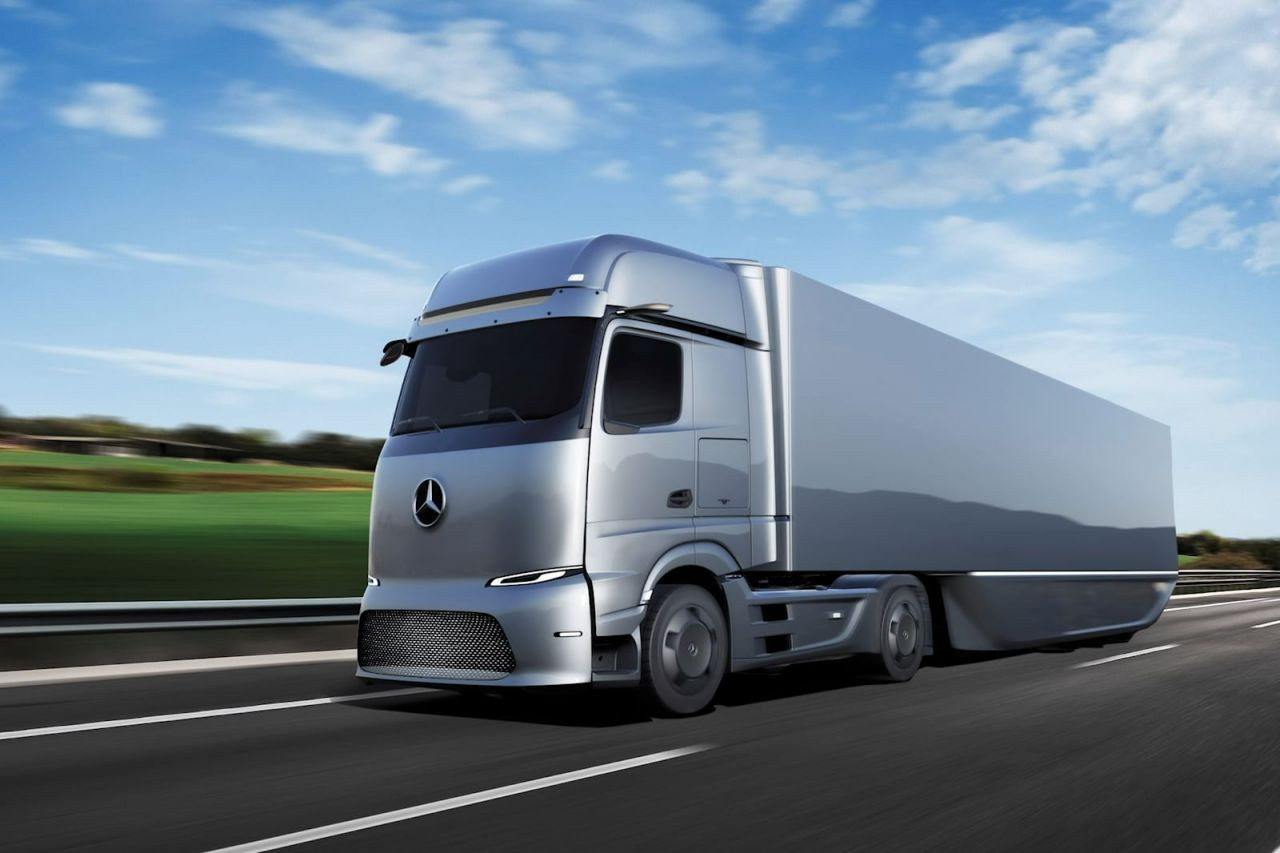 Şinasi Kaya: Mercedes-Benz, 500 Km Menzilli Electric Semi'Yi Tanıttı! 1