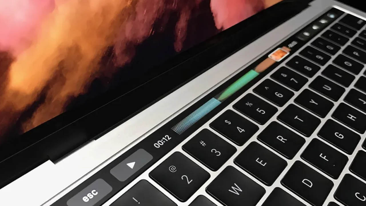 Şinasi Kaya: Apple, Touch Bar'lı Birinci MacBook Pro'yu 'Külüstür' İlan Etti 1