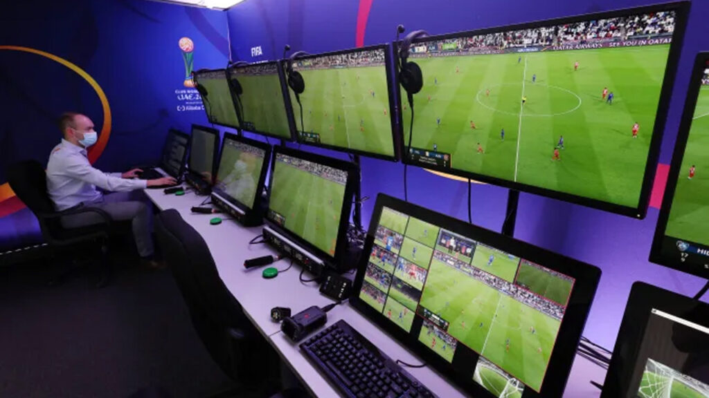 Şinasi Kaya: FIFA, 2022 Dünya Kupasında yeni yarı otomatik ofsayt teknolojisinin (SAOT) kullanılmasına onay verdi 1