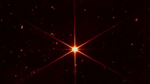 Ulaş Utku Bozdoğan: James Webb Uzay Teleskobu'nun çektiği birinci renkli fotoğraf paylaşıldı 3