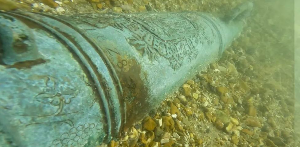 Meral Erden: Ortaçağdan kalan etkileyici bir gemi batığı, bozulmamış mezar taşlarıyla hayranlık uyandırdı 2