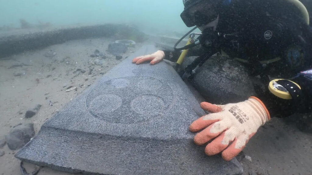 Meral Erden: Ortaçağdan kalan etkileyici bir gemi batığı, bozulmamış mezar taşlarıyla hayranlık uyandırdı 5