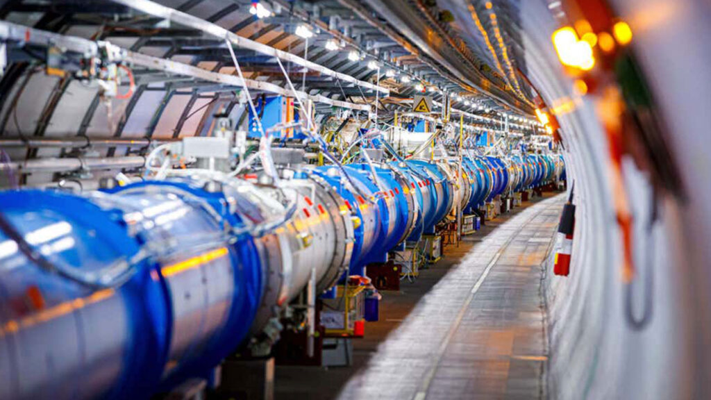 Şinasi Kaya: Tekrar faaliyete geçen Büyük Hadron Çarpıştırıcısı ile üç yeni parçacık daha keşfedildi 1
