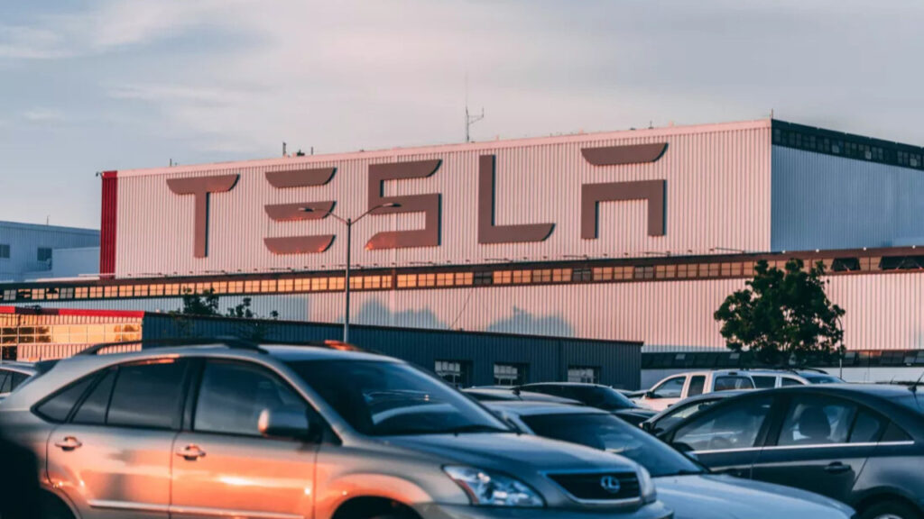 Meral Erden: Tesla büsbütün yeni bir teknoloji üzerinde çalışıyor 1
