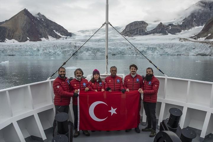 İnanç Can Çekmez: Türk bilim insanları Ulusal Arktik Bilimsel Araştırma Seferi'ni tamamladı 23