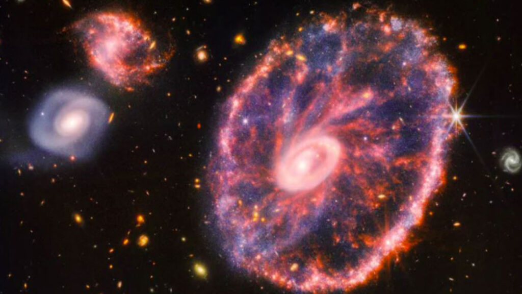 Meral Erden: James Webb büyülemeye devam ediyor: Artık de Cartwheel Galaksisi... 1