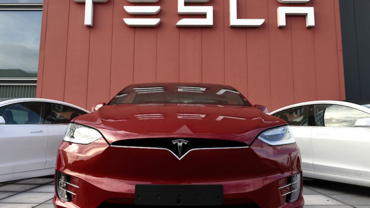 Meral Erden: Kaliforniya'da Tesla, Aldatıcı Reklam Yapmakla Suçlandı 1