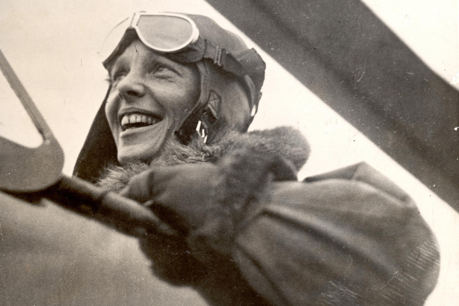 Şinasi Kaya: Bulunan 13 Kemik Ve Gizemli Bir Kayboluş: Amelia Earhart Nitekim De Dev Yengeçler Tarafından Mı Yenildi? 1