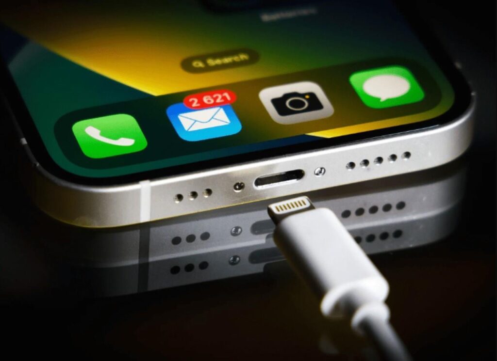 Ulaş Utku Bozdoğan: AB, Apple'ı USB-C şarj suratını sınırlamaması için uyardı: "iPhone 15 satışları yasaklanır" 5
