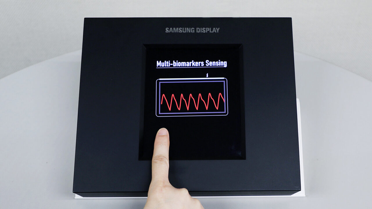 Şinasi Kaya: Samsung, Parmak İzi Ve Tansiyon Sensörlü Oled Ekran Tanıttı 1