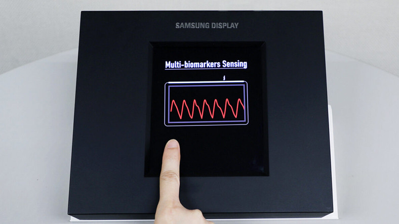 Şinasi Kaya: Samsung, Parmak İzi ve Tansiyon Sensörlü OLED Ekran Tanıttı 3