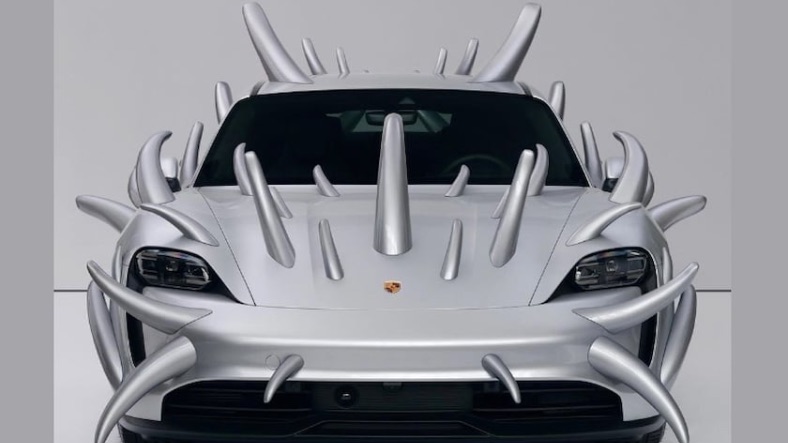 İnanç Can Çekmez: Porsche Taycan, Devasa Boynuzlarla Kaplandı - Webtekno 1