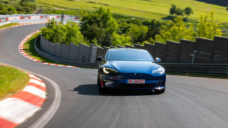 İnanç Can Çekmez: Tesla Model S Plaid Nürburgring'de Rekor Kırdı - Webtekno 1