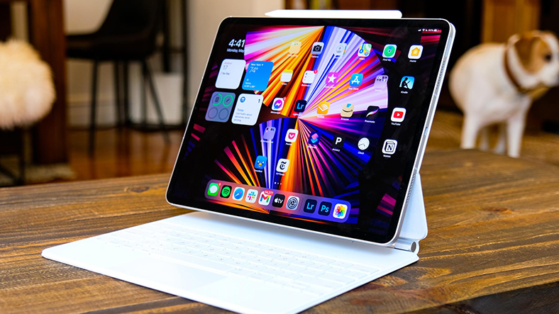 Meral Erden: Apple'ın Önümüzdeki Yıl Üretimine Başlayacağı OLED iPad Pro'nun, OLED Ekranlı MacBook'u Geciktireceği İddia Edildi 1