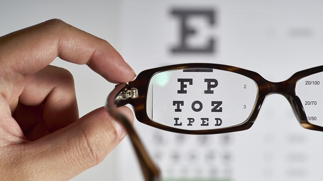 Ulaş Utku Bozdoğan: Başkasının Numaralı Gözlüğünü Takmak Gözü Gerçekten De Bozar Mı? 3