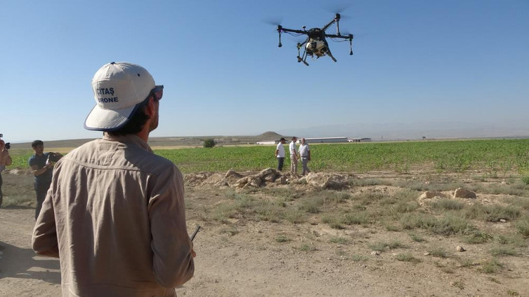 Meral Erden: Drone'Lar Tarlaya Indi! Çiftçinin Yükü Azaldı 3