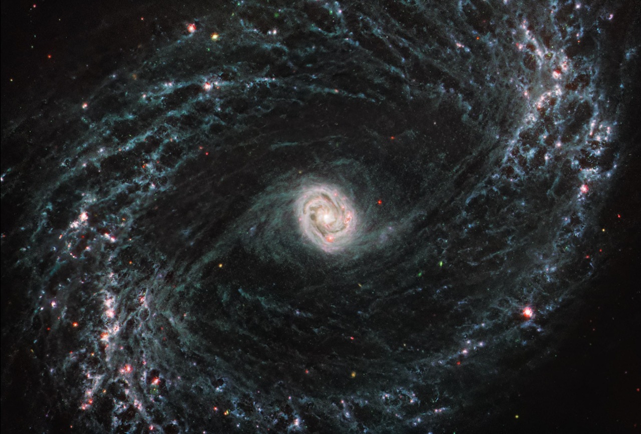 Ulaş Utku Bozdoğan: James Webb Uzay Teleskobu'Nun Uzayda Olduğu 1 Yıl Boyunca Çektiği En İyi Fotoğraflar 17