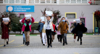 Öğrenciler yaşadı! Günlük ders saati 4’e iniyor!