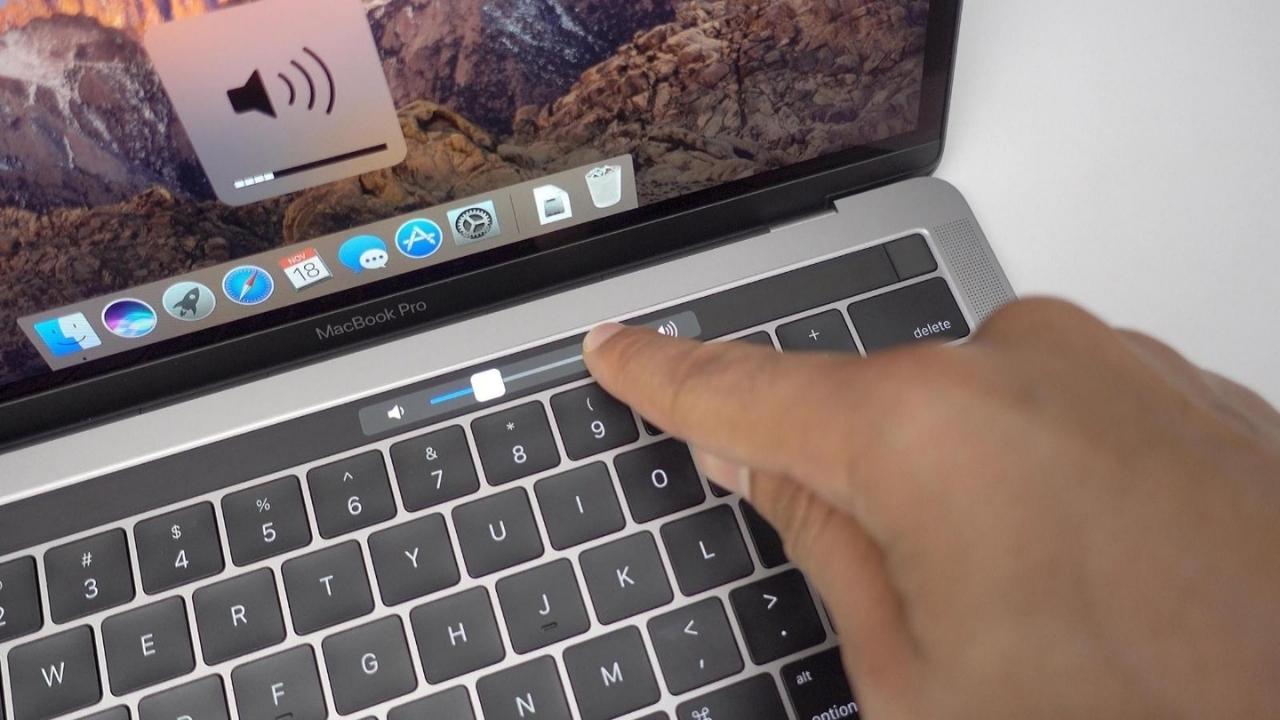 Şinasi Kaya: Apple, Touch Bar’lı 6 Yıllık Macbook Pro’ları “Hurdaya” Çıkardı 1