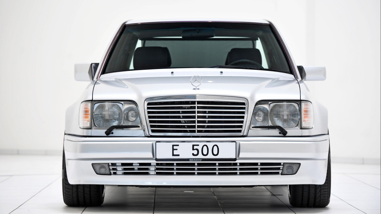 Meral Erden: Tasarımı ve Özellikleriyle Şimdiki Arabalara Taş Çıkartan W124 Mercedes E500’ün Neden Efsane Olduğunu Kanıtlayan 7 Bilgi 13