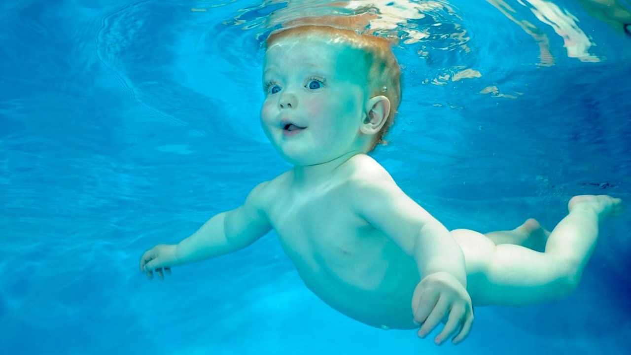 Ulaş Utku Bozdoğan: Yüzme Öğrensinler Diye Bebekleri Suya Atmak Gerçekten İyi Bir Şey Mi? Suda Kalabilmelerine Kanmayın! 1