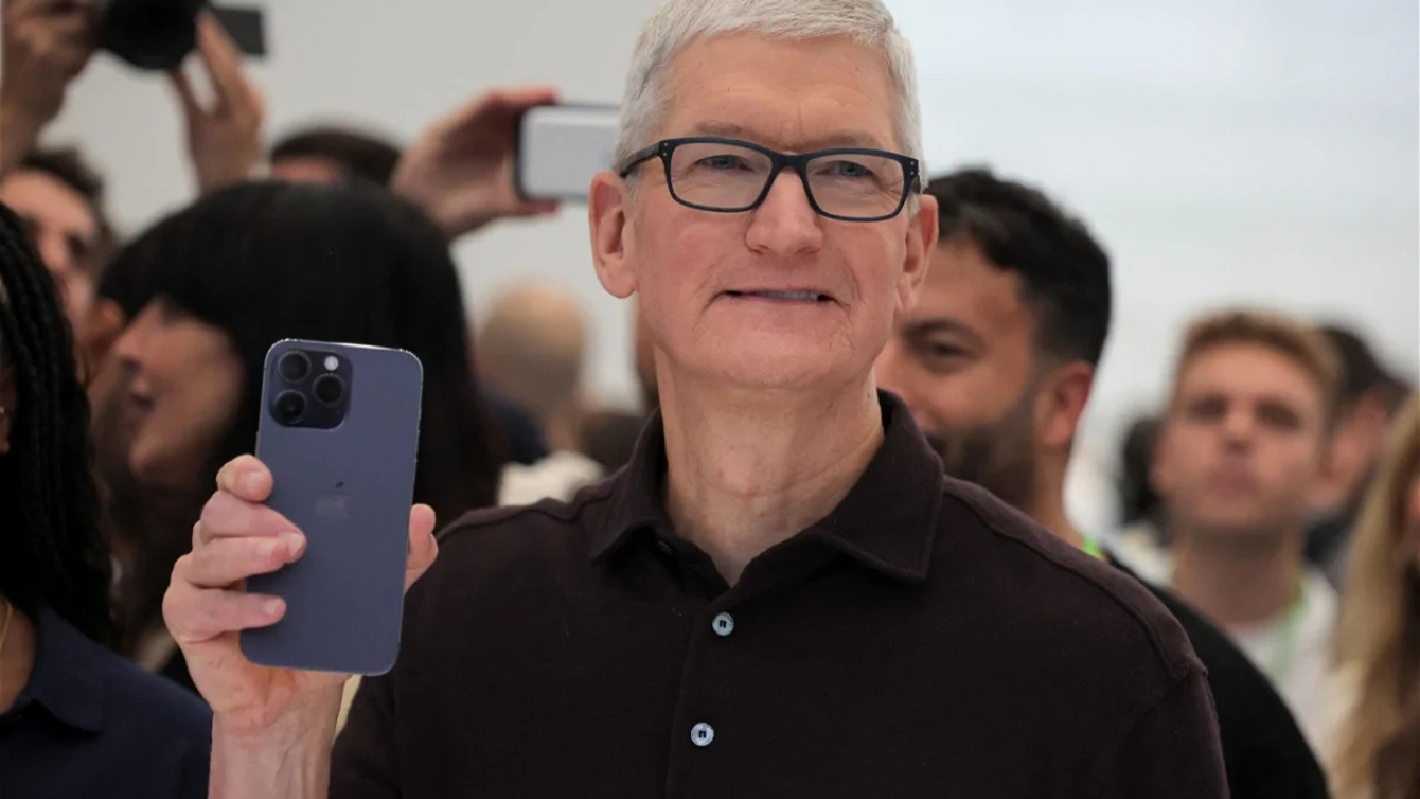 İnanç Can Çekmez: Apple CEO'su Tim Cook, Neden Her Yıl Yeni Bir iPhone Modelinin Çıktığını Açıkladı 17