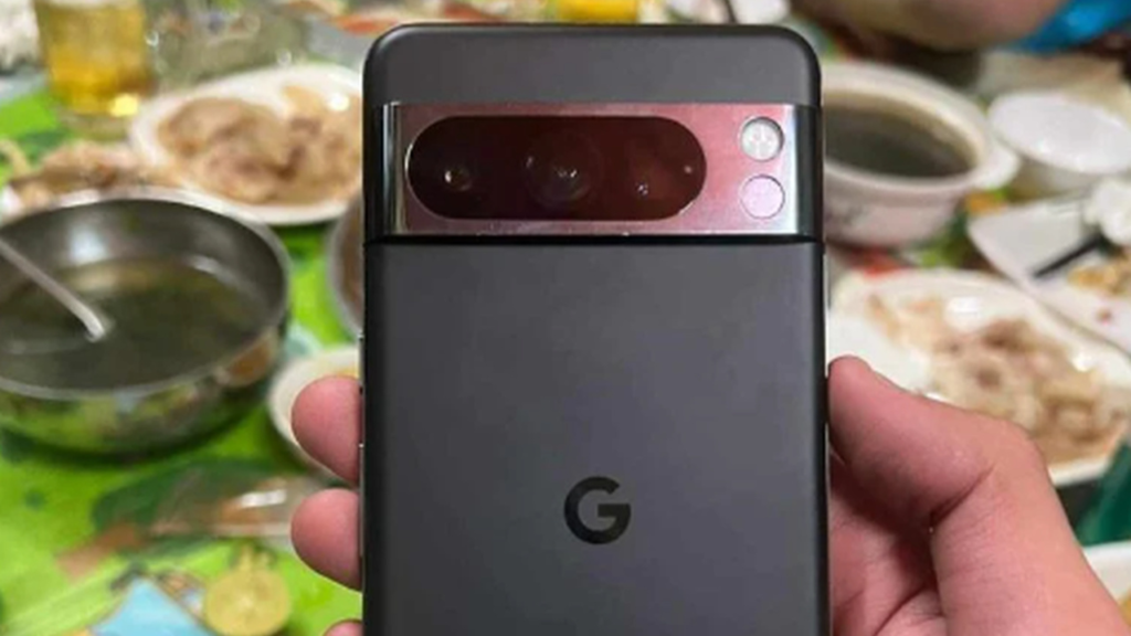 Ulaş Utku Bozdoğan: Google Pixel 8 lansmandan evvel kutusuyla görüldü 3