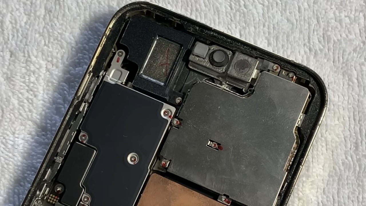 Apple'In Iphone 14 Pro Prototipi Ortaya Çıktı