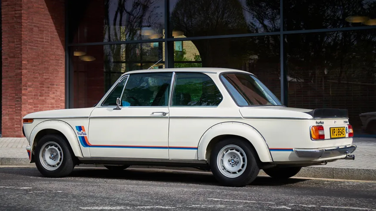 BMW 2002 Turbo: Otomotiv Tarihinin Efsanesi